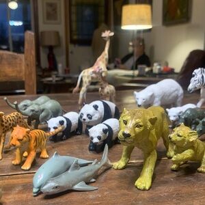 AAA 20 PIECE LOT OF VINTAGE SAFARI,JUNGLE AND OCEAN ANIMALS